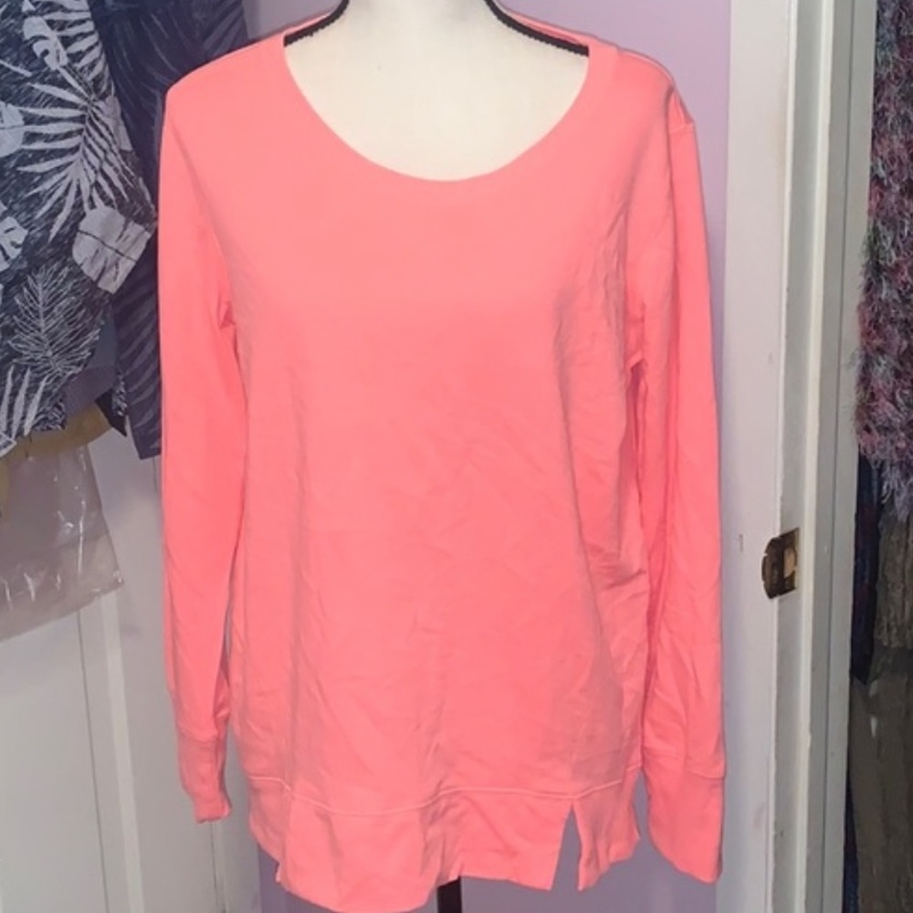 NWOT CORAL WORKOUT PULLOVER